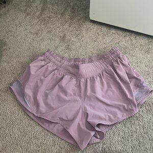 Lululemon Hotty Hot Low-Rise Lined Short 2.5" in light pink  Size 8.